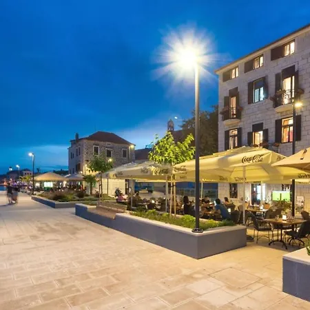 Mama Apartment Kastel Stari